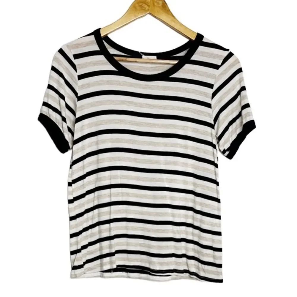 Caution to the wind striped Short Sleeve Shirt White and Black Size Small